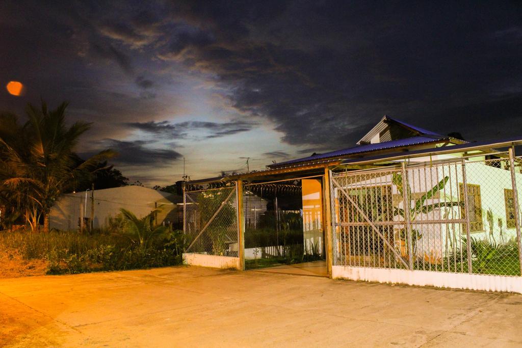 Hotel Utueane Leticia Exterior photo